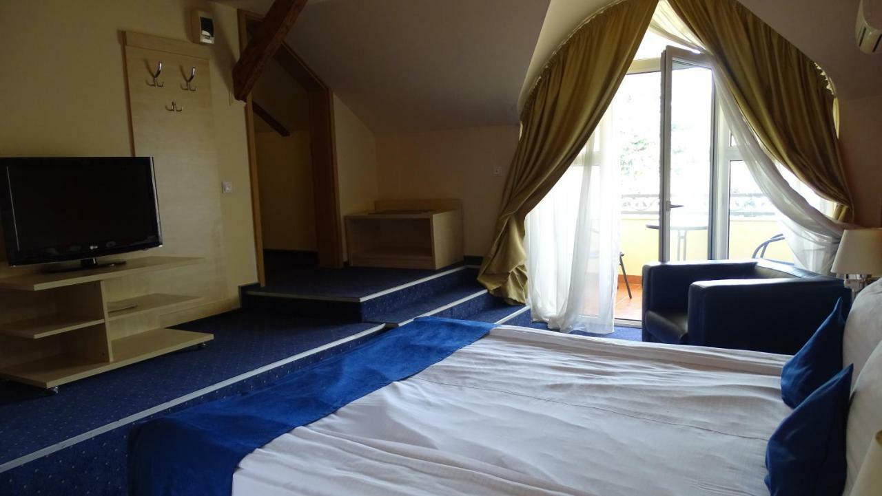 Casa Elysee Otel Deva Dış mekan fotoğraf